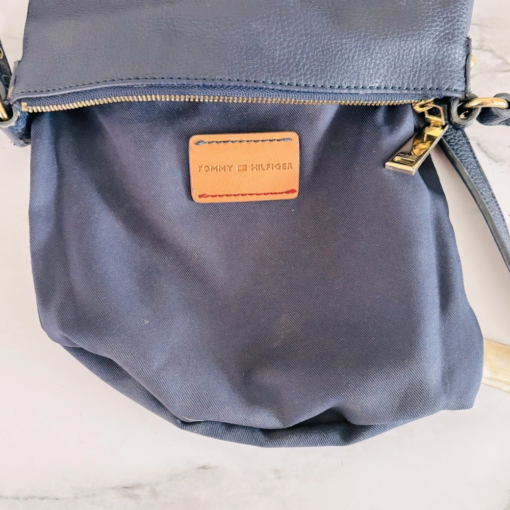 Tommy Hilfiger Navy‎ Crossbody Bag - Picture 8 of 11